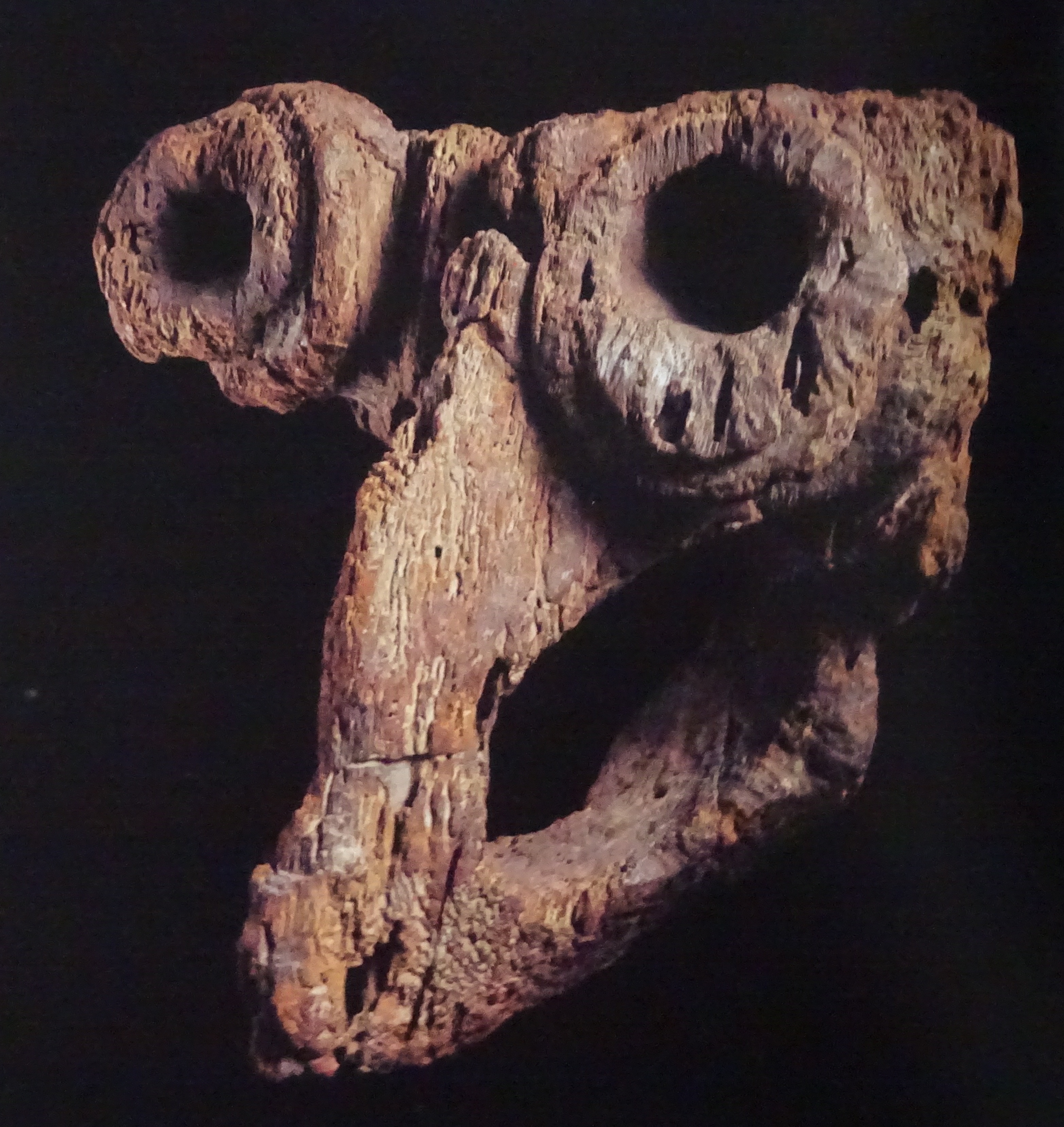 18a 5342-173 ruined mask.jpg