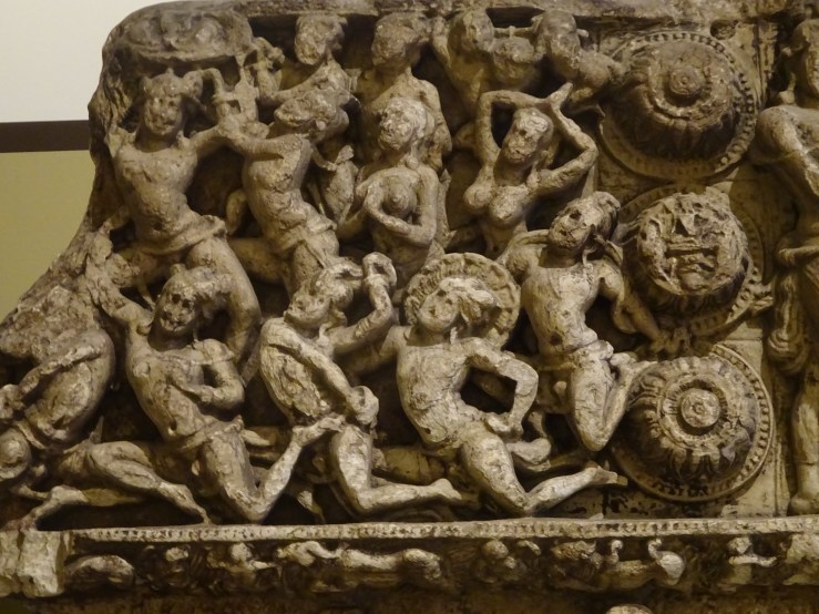 K55 L end frieze flying figs DSC02335.jpg