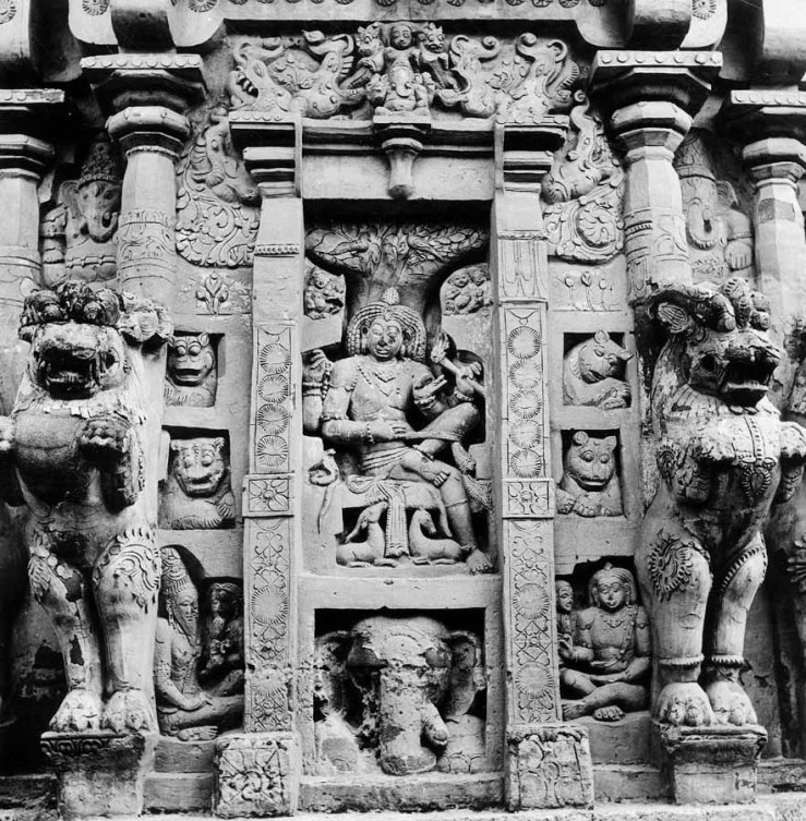Kanchipuram Kailasanatha vimana S wall devakostha 3610.jpg